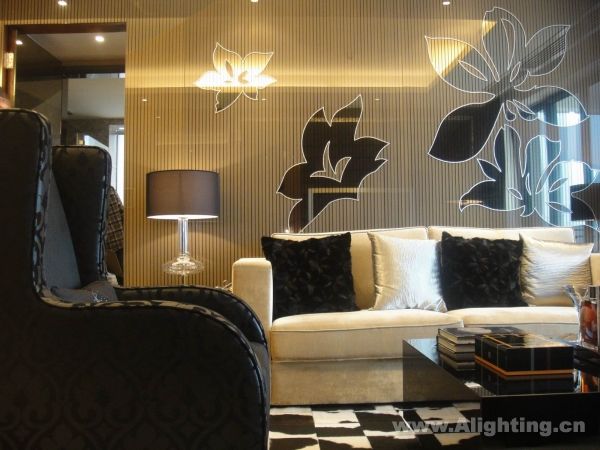 Deep tone interior decoration picture