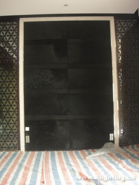 Deep tone interior decoration picture