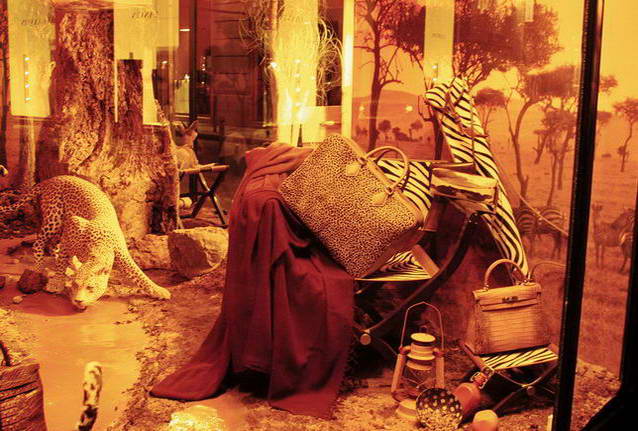 Really making a trip to Paris, the interior and windows