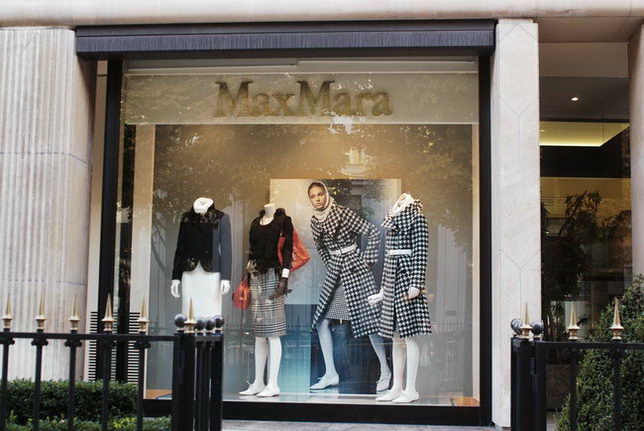 Really making a trip to Paris, the interior and windows