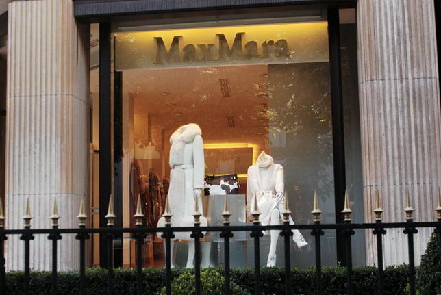 Really making a trip to Paris, the interior and windows
