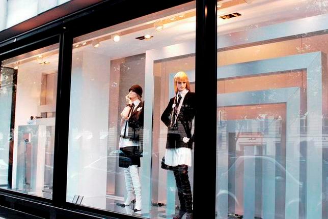 Really making a trip to Paris, the interior and windows