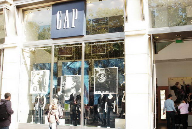 Really making a trip to Paris, the interior and windows
