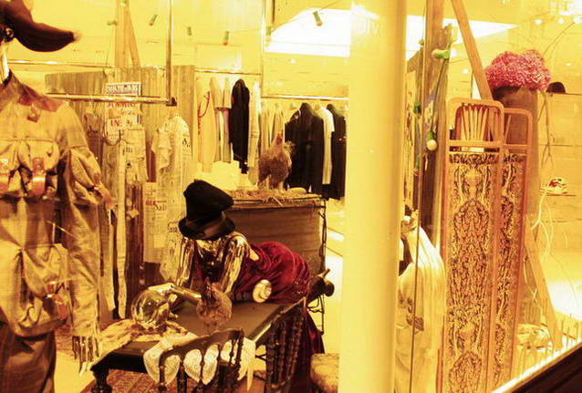 Really making a trip to Paris, the interior and windows