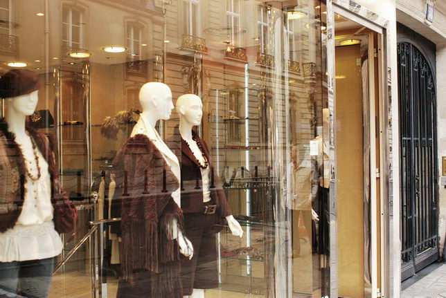 Really making a trip to Paris, the interior and windows