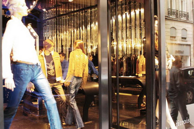 Really making a trip to Paris, the interior and windows