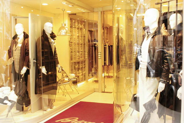 Really making a trip to Paris, the interior and windows