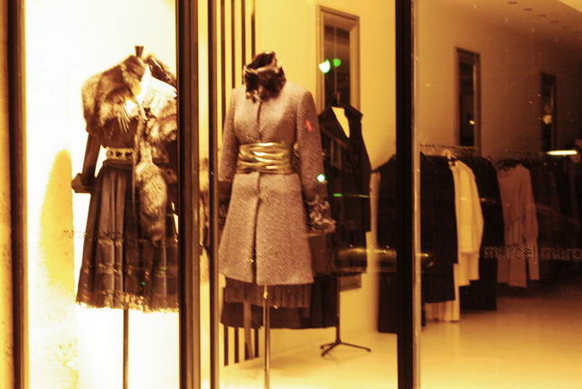 Really making a trip to Paris, the interior and windows