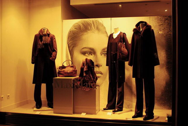 Really making a trip to Paris, the interior and windows