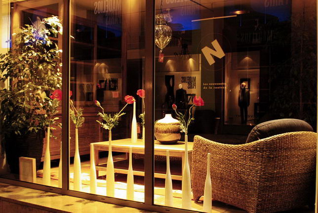 Really making a trip to Paris shop window displays and settings