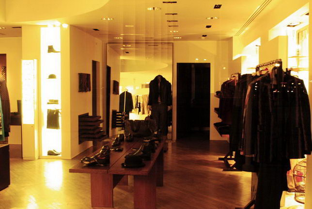 Really making a trip to Paris shop window displays and settings