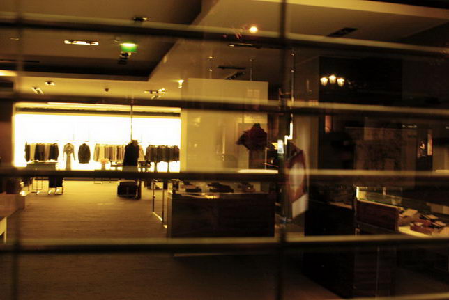 Really making a trip to Paris shop window displays and settings