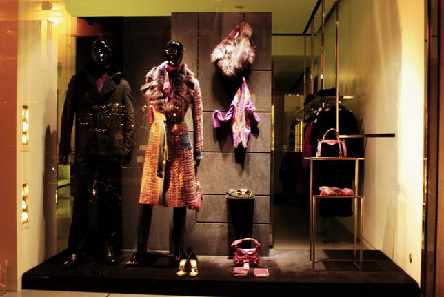 Really making a trip to Paris shop window displays and settings