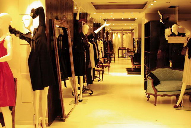 Really making a trip to Paris shop window displays and settings