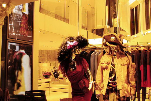 Really making a trip to Paris shop window displays and settings