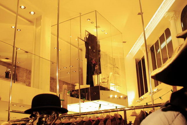 Really making a trip to Paris shop window displays and settings