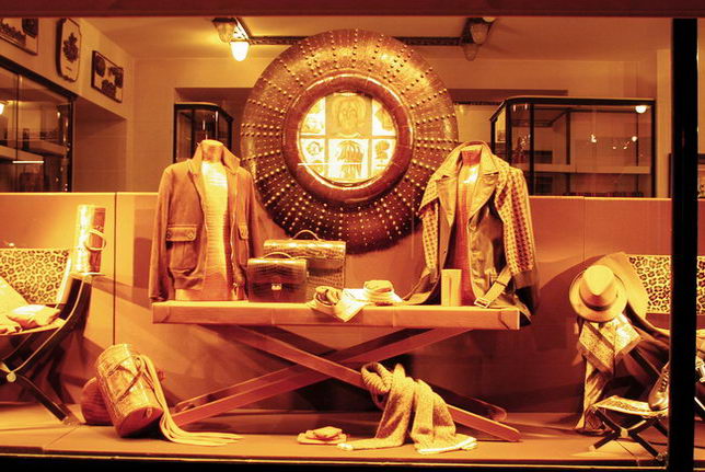 Really making a trip to Paris shop window displays and settings