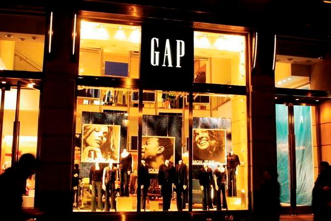 Large stores of Paris and the window display