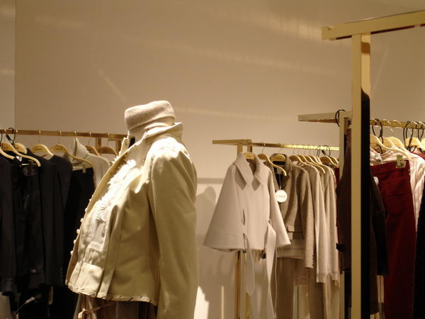 Design shoot real appreciation of the shop windows of Paris