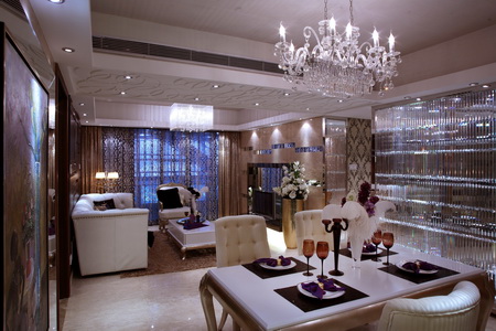 White and comfortable interior decoration design