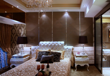Romantic and warm bedroom design