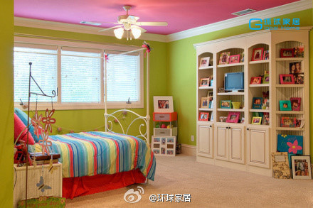 Colorful vitality theme bedroom