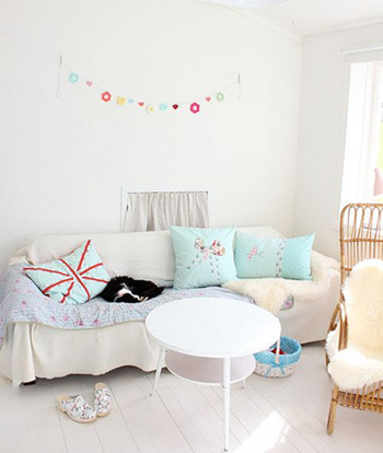 Fresh and light color living room design