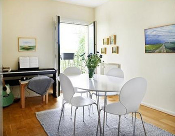 Simple white small space interior design