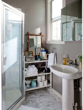 The white comfortable home interior design