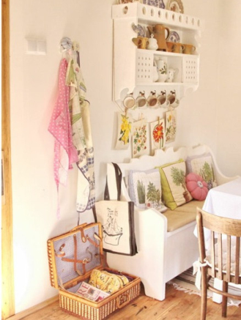 Country style flowers decorated interior design