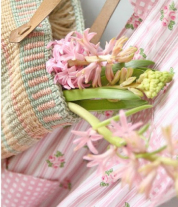 Country style flowers decorated interior design