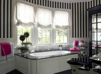 Black-and-white bathroom interior design