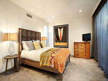 The hollow decorative top classical bedroom model