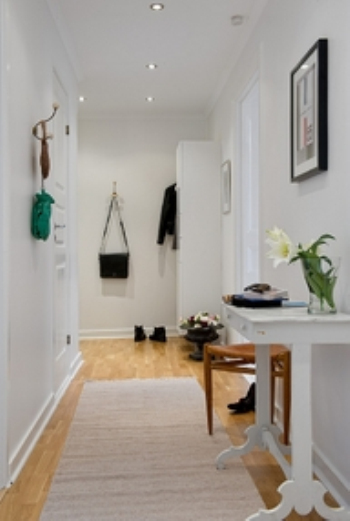 White room aisle