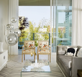 Modern Sunshine home living room