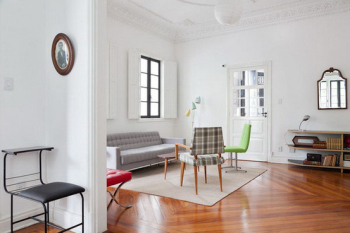 Modern Sunshine home living room