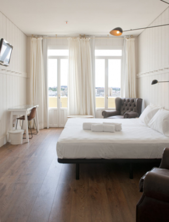 Bedroom white small world 