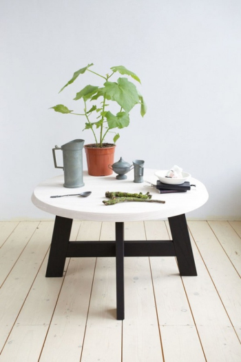 The honest wood furniture MUN series of Dutch design brand Slowwood