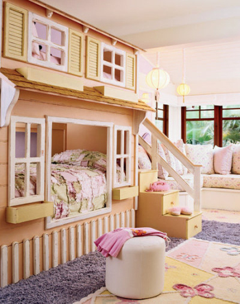 Warm and stylish small room