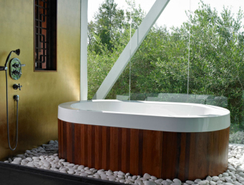 Lively bathroom