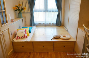 Two styles of fashion and simple bed