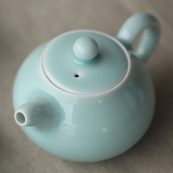 Hutian handmade glazed ceramic tea powder