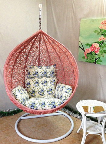 Nest hanging rattan chair
